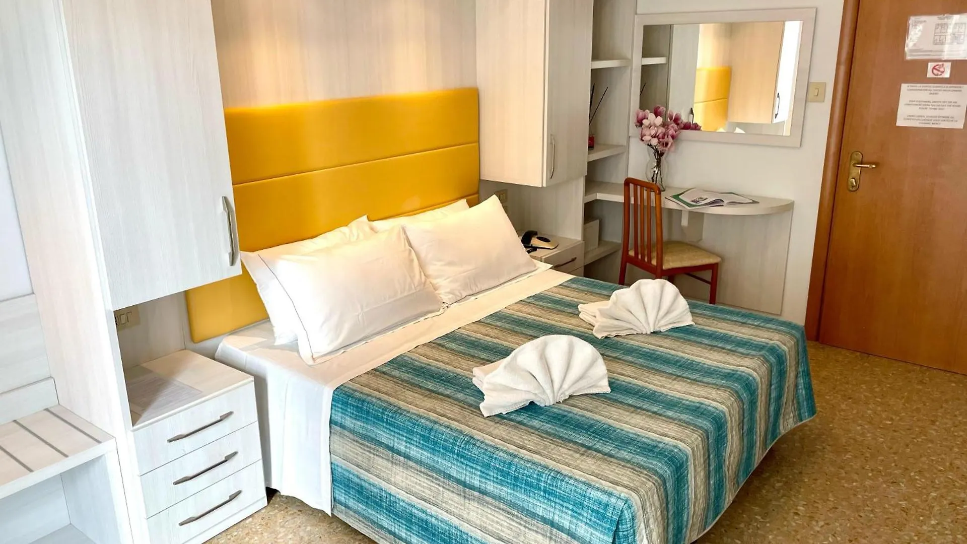 Hotel Crystal